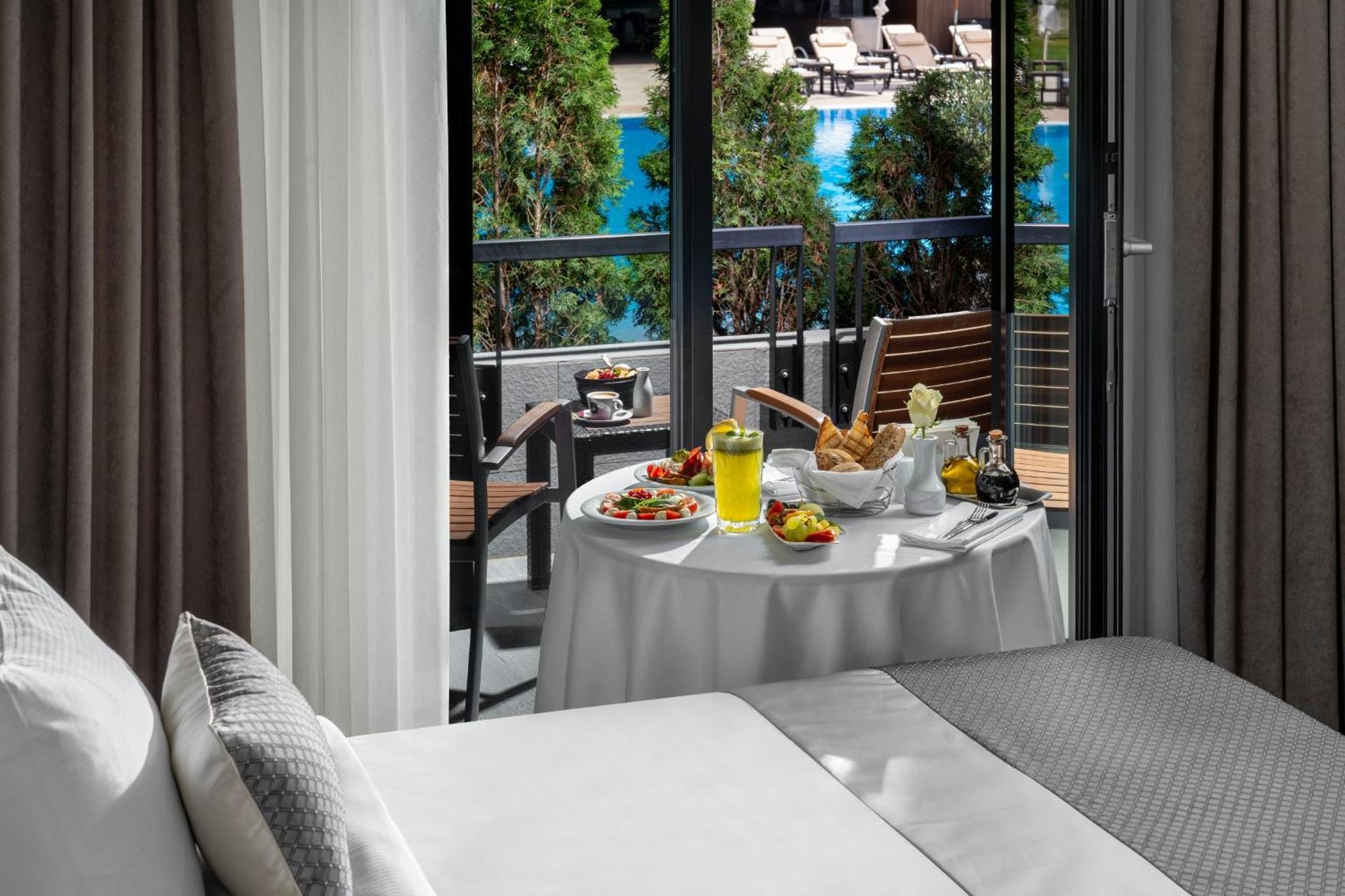 Sky Blue Hotel & Spa Paulesti  Екстер'єр фото